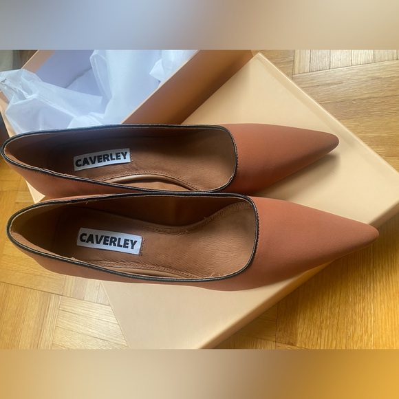 CAVERELY Lola Pump Heels- chestnut- never used - Picture 3 of 8